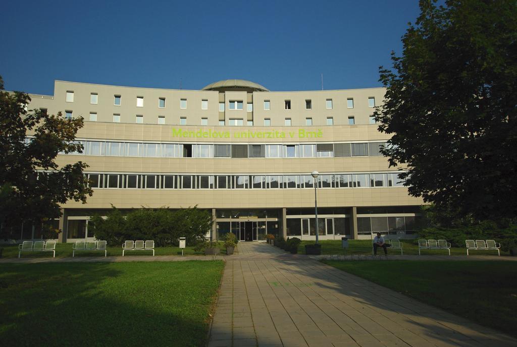 ホテル Kolej Akademie ブルノ エクステリア 写真